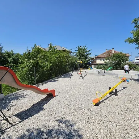 Bulevar Square Apartment *
